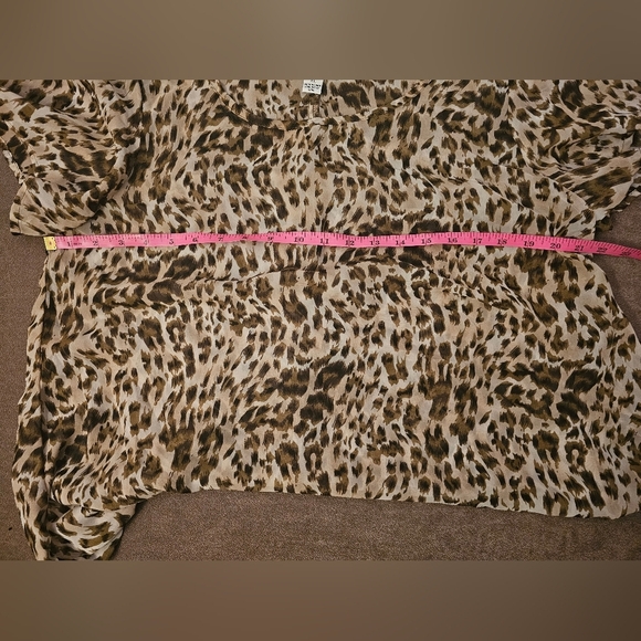 Forever 21 Plus Short Sleeve Animal Print Sheer Tunuic Size XL - Picture 7 of 9